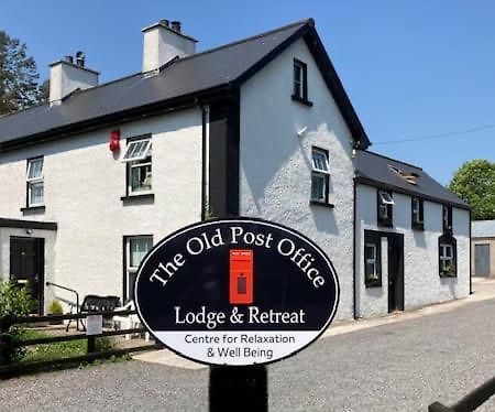 The Old Post Office Lodge 恩尼斯基林 外观 照片